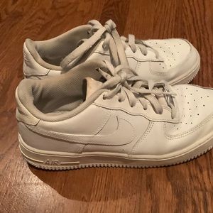 Nike air forces in 6.5 youth and used condition.